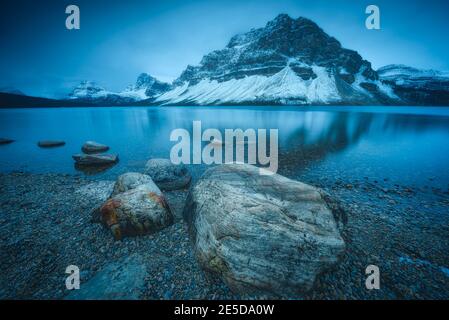 Bow Lake und Canadian Rockies, Banff National Park, Alberta, Kanada Stockfoto