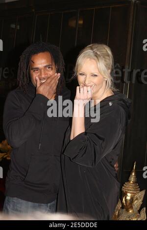 Christian und Adriana Karembeu starten am 18. November 2008 ihr Spa 'Jannhra Spa Paris' in Paris, Frankreich. Foto von Benoit Pinguet/ABACAPRESS.COM Stockfoto