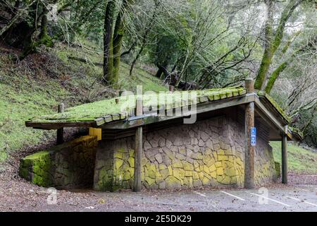 Öffentliche Toiletten im Foothills Park, Santa Clara County, Kalifornien Stockfoto