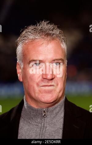 Der ehemalige Spieler und Trainer Didier Deschamps beim Champions-League-Fußballspiel Girondins de Bordeaux gegen Chelsea im Chaban Delmas-Stadion in Bordeaux, Frankreich, am 26. November 2008. Das Spiel endete in einem Unentschieden von 1-1. Foto von Patrick Bernard/Cameleon/ABACAPRESS.COM Stockfoto