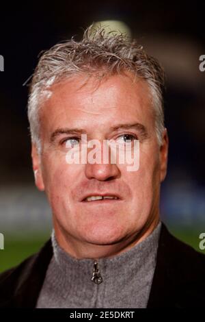 Der ehemalige Spieler und Trainer Didier Deschamps beim Champions-League-Fußballspiel Girondins de Bordeaux gegen Chelsea im Chaban Delmas-Stadion in Bordeaux, Frankreich, am 26. November 2008. Das Spiel endete in einem Unentschieden von 1-1. Foto von Patrick Bernard/Cameleon/ABACAPRESS.COM Stockfoto