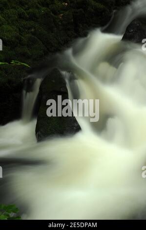 Afon Hwch in Ceunant Mawr, Llanberis. Stockfoto