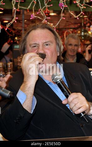 Gerard Depardieu während der Veranstaltung "Le Noel en Grand", die am 19. Dezember 2008 im Lafayette Gourmet-Geschäft in Paris, Frankreich, stattfand. Foto von Giancarlo Gorassini/ABACAPRESS.COM Stockfoto