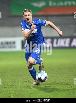 Karlsruhe, Deutschland. Januar 2021. Fußball: 2. Bundesliga, Karlsruher SC - Hannover 96, Matchday 18 im Wildparkstadion. Karlsruher Marco Thiede. Kredit: Uli Deck/dpa - WICHTIGER HINWEIS: Gemäß den Bestimmungen der DFL Deutsche Fußball Liga und/oder des DFB Deutscher Fußball-Bund ist es untersagt, im Stadion und/oder des Spiels aufgenommene Fotos in Form von Sequenzbildern und/oder videoähnlichen Fotoserien zu verwenden oder zu verwenden./dpa/Alamy Live News Stockfoto