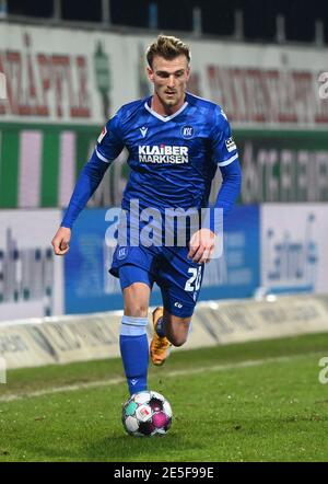 Karlsruhe, Deutschland. Januar 2021. Fußball: 2. Bundesliga, Karlsruher SC - Hannover 96, Matchday 18 im Wildparkstadion. Karlsruher Alexander Groiß. Kredit: Uli Deck/dpa - WICHTIGER HINWEIS: Gemäß den Bestimmungen der DFL Deutsche Fußball Liga und/oder des DFB Deutscher Fußball-Bund ist es untersagt, im Stadion und/oder des Spiels aufgenommene Fotos in Form von Sequenzbildern und/oder videoähnlichen Fotoserien zu verwenden oder zu verwenden./dpa/Alamy Live News Stockfoto