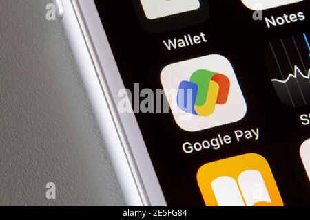 Das Google Pay App-Symbol wird auf einem iPhone angezeigt. Google Pay ist eine digitale Wallet-Plattform und ein Online-Zahlungssystem für in-App- und Tap-to-Pay-Käufe. Stockfoto