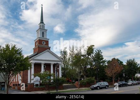 Statesville, North Carolina/USA-5. September 2018: Eine Porträtansicht der ersten assoziierten reformierten Presbyterianischen Kirche im historischen Stadtteil Sta Stockfoto