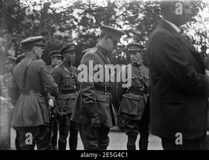 Michael Collins Risteard Mulcahy Glasnevin Friedhof bei der Beerdigung von Arthur Griffith. Stockfoto