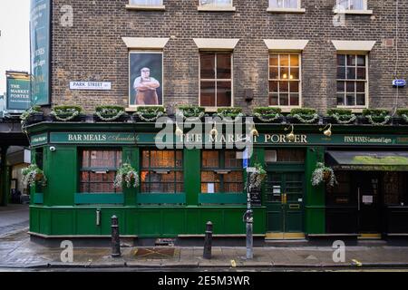 The Market Porter Pub in der Park Street, London SE1 in der Nähe des Borough Market Stockfoto