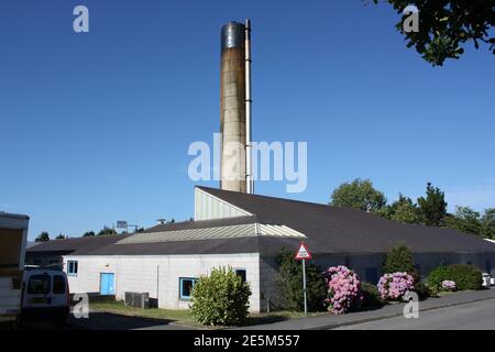 Guernsey. St. Andrews. Princess Elizabeth Hospital. Verbrennungsblock für Krankenhausabfälle mit Abluftkamin. Stockfoto