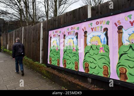 Turnpike Lane, London, Großbritannien. 28. Jan 2021 Covid 19 Pandemie: Leben unter Verschluss, 'ist es schon vorbei' Plakate in Haringey. Kredit: Matthew Chattle/Alamy Live Nachrichten Stockfoto