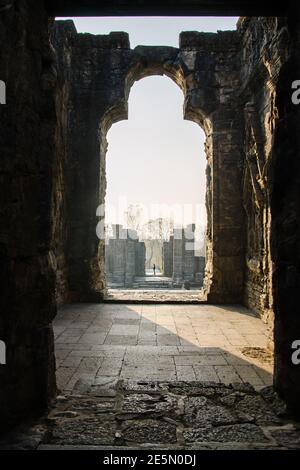 Martand Sun Tempel im Herbst Stockfoto