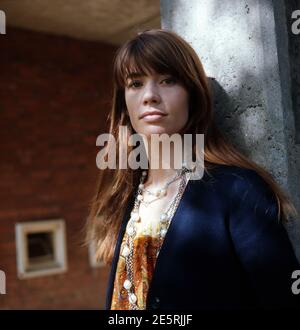 FRANCOISE HARDY, französische Chansonsängerin und Schauspielerin in Deutschland, 1966. FRANCOISE HARDY, französische Chansonsängerin und Filmschauspielerin in Deutschland, 1966. Stockfoto