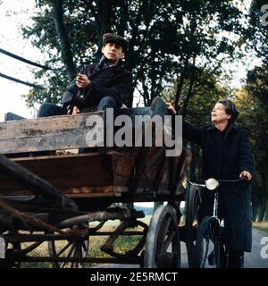 Jokehnen oder wie lange fährt man von Ostpreußen nach Deutschland?, dreiteilige Fernsehserie, Deutschland 1987, Folge 1, Regie: Michael Lahn, Darsteller: Stephan Schartz, Ingeburg Kantstein Stockfoto