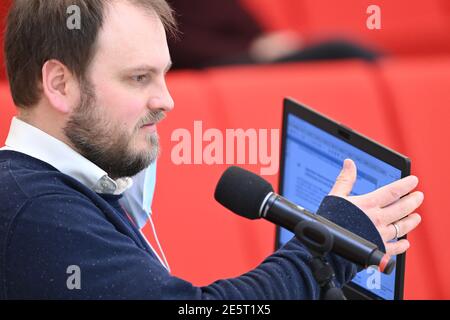 Potsdam, Deutschland. Januar 2021. Clemens Rostock, Bündnis 90/die Grünen, stellte während der landtagsversammlung eine Frage. Quelle: Soeren Stache/dpa-Zentralbild/dpa/Alamy Live News Stockfoto