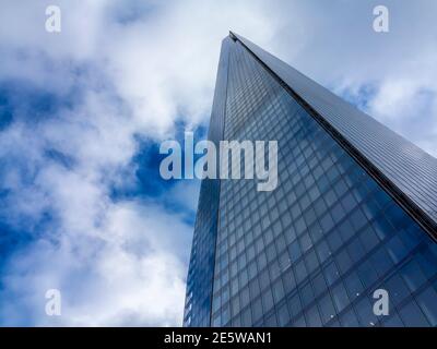 Blick auf den 2012 erbauten Shard Tower Und gestaltet von Renzo Piano Southwark London England UK Stockfoto