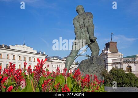 Denkmal in Erinnerung an Musa Dschalil, Held der Sowjetunion und prominenter tatarischer Dichter und Widerstandskämpfer in der Stadt Kasan, Tatarstan, Russland Stockfoto