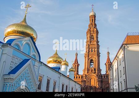 19. Jahrhundert Glockenturm der Dreikönigskathedrale in der Stadt Kasan, Tatarstan, Russland Stockfoto