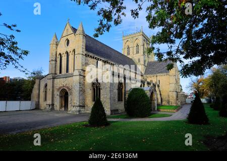 Herbstfarben auf Grimsby Minster, Grimsby Stadt, Lincolnshire County, England Stockfoto