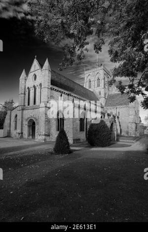 Herbstfarben auf Grimsby Minster, Grimsby Stadt, Lincolnshire County, England Stockfoto