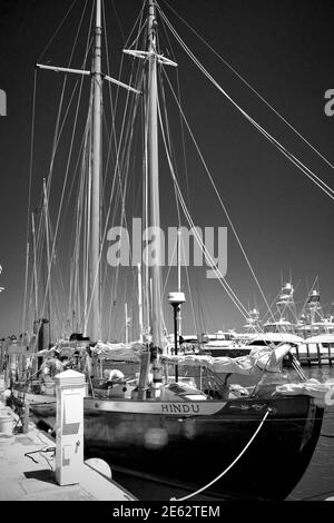 Yacht Schooner Hindu in Key West, Florida, FL USA. Südlichster Punkt in den kontinentalen USA. Insel Urlaubsziel für entspannten Tourismus. Stockfoto