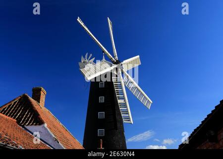 Sommerblick über Waltham Windmill, Waltham Village, Lincolnshire County, England Stockfoto