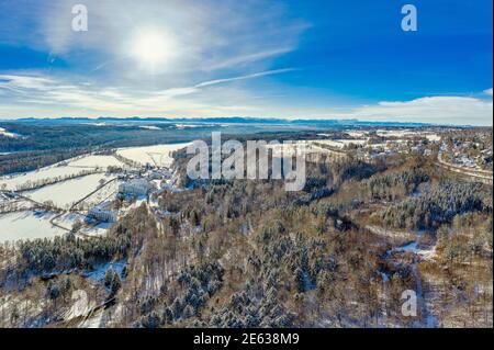 Das berühmte Kloster Schaeftlarn in Bayern in Deutschland zur schönen Wintersaison, von oben gefangen. Stockfoto