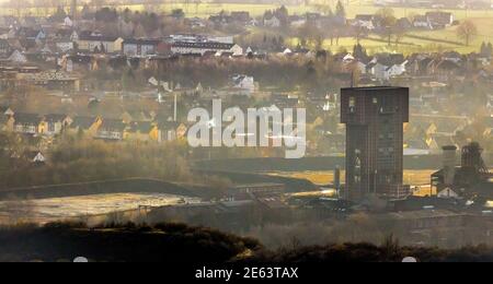 Luftaufnahme mit Hammerkopf-Turm in Ost-Kolonie Heinrich Robert, CreativRevier in Wiescherhöfen, Hamm, Ruhrgebiet, Nordrhein-Westfalen, Deutschland, Stockfoto