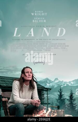 VERÖFFENTLICHUNG: 12. Februar 2021 TITEL: Land STUDIO: Focus Features REGIE: Robin Wright PLOT: A Hinterbliebene Woman sucht ein neues Leben abseits des Gitters in Wyoming. HAUPTROLLE: ROBIN WRIGHT spielt als Edee-Plakatkunst. (Bild: © Focus Features/Entertainment Pictures) Stockfoto