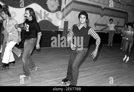 Erik Estrada bei Flippers Roller Rink, 1978 Stockfoto