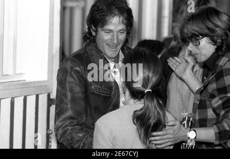 Robin Williams bei Flippers trifft die junge Schauspielerin Quinn Cummings im Flipper's Roller Boogie Palace in West Hollywood, 1978 Stockfoto