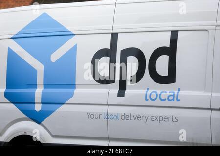 London, Großbritannien. Januar 2021. Ein lokaler Lieferwagen von DPD in London.(DPD - Dynamic Parcel Distribution) Quelle: SOPA Images Limited/Alamy Live News Stockfoto