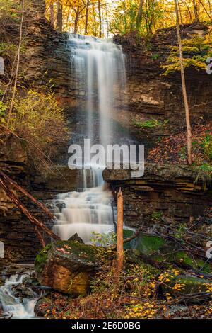 Billy Green Conservation Area Rainbow Falls Hamilton Ontario im Herbst Stockfoto