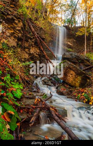 Billy Green Conservation Area Rainbow Falls Hamilton Ontario im Herbst Stockfoto