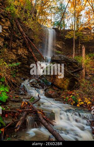 Billy Green Conservation Area Rainbow Falls Hamilton Ontario im Herbst Stockfoto