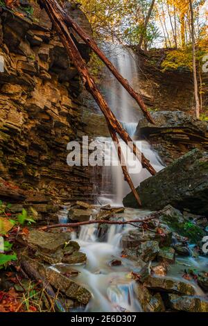 Billy Green Conservation Area Rainbow Falls Hamilton Ontario im Herbst Stockfoto