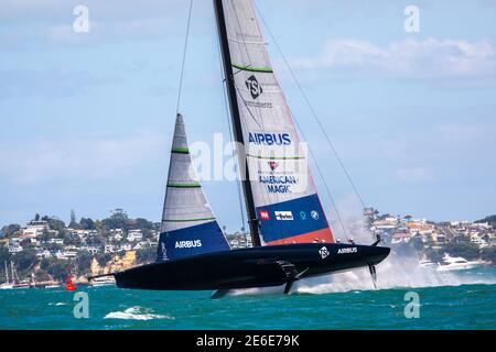 Auckland, Neuseeland. Januar 2021. American Magic im Halbfinale des Prada Cup Credit: Imageimage/Alamy Live News Stockfoto