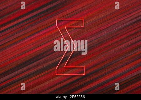 Sigma-Zeichen. Sigma-Buchstabe, griechisches Alphabet-Symbol, roter Hintergrund Stockfoto