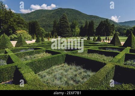 Hecke Labyrinth im Garten von Chateau de Vizille Stockfoto