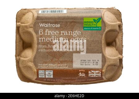 Karton mit Waitrose 6 mittelgroßen Freilandeiern aus Großbritannien Blacktail Hens isoliert auf weißem Hintergrund - Eierbox geschlossen Eierbox Stockfoto