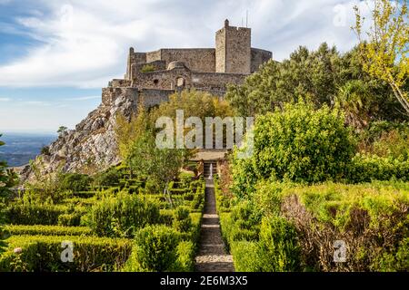 Erstaunliche mittelalterliche Burg auf dem Felsen in Marvao, Alentejo, Portugal Stockfoto