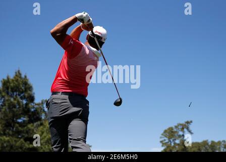 Hideki Matsuyama in Japan trifft beim dritten Abschlag während Dienstag für 2017-Masters in Augusta National Golf Club in Augusta, Georgia, USA, 4. April 2017 Proberunden. REUTERS/Mike Segar