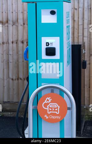 Brentwood Essex 29. Januar 2021: Brentwood Borough Council hat sich mit Osprey Charging Network zusammengeschlossen, um eine Reihe von Ladegeräten für Elektrofahrzeuge im Rathaus in der Ingrave Road zu starten. Der neue 50kW Rapid chargepoint ist 24/7 täglich für die Öffentlichkeit zugänglich. Kredit: Ian Davidson/Alamy Live Nachrichten Stockfoto