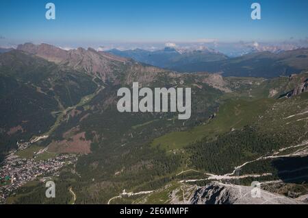 Panoramablick auf San Martino di Castrozza berühmte Alpenstadt In Trentino-Südtirol Stockfoto