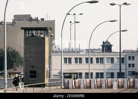 Die Berliner Mauer zwischen Ost- und West-Berlin 1983 Stockfoto