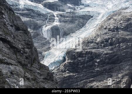 Gletschereis und fließendes Wasser am Jostedalsbreen Gletscher in Der Jostedalsbreen Nationalpark in Norwegen Stockfoto