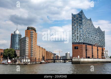 Die Elbphilharmonie an der Elbe in der Hamburger HafenCity Stockfoto