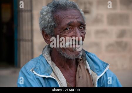 La Havana, Kuba. 04-15-2018. Porträt eines alten Mannes auf den Straßen von La Havana, Kuba. Stockfoto