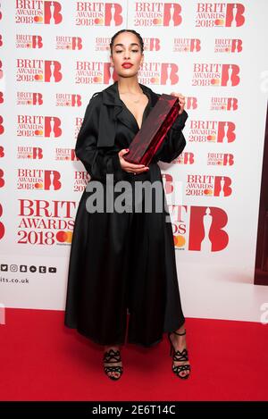 Jorja Smith die Teilnahme an der Brit Awards 2018 Nominierungen Ereignis am ITV Studios in Southbank, London statt. Stockfoto