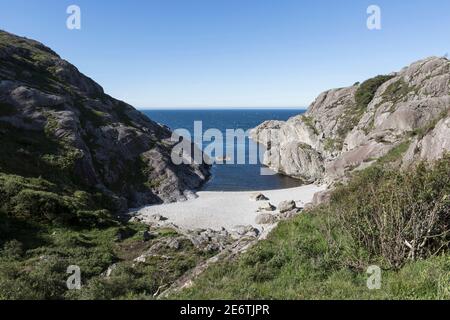 Sandvika Bucht und Strand am Brufjell Berg in Südnorwegen Stockfoto